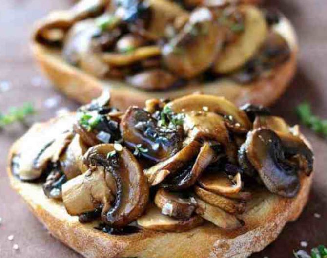 Mushroom-Balsamic-Thyme-Bruschetta copy